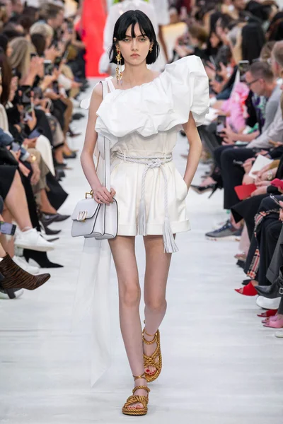 Look 11